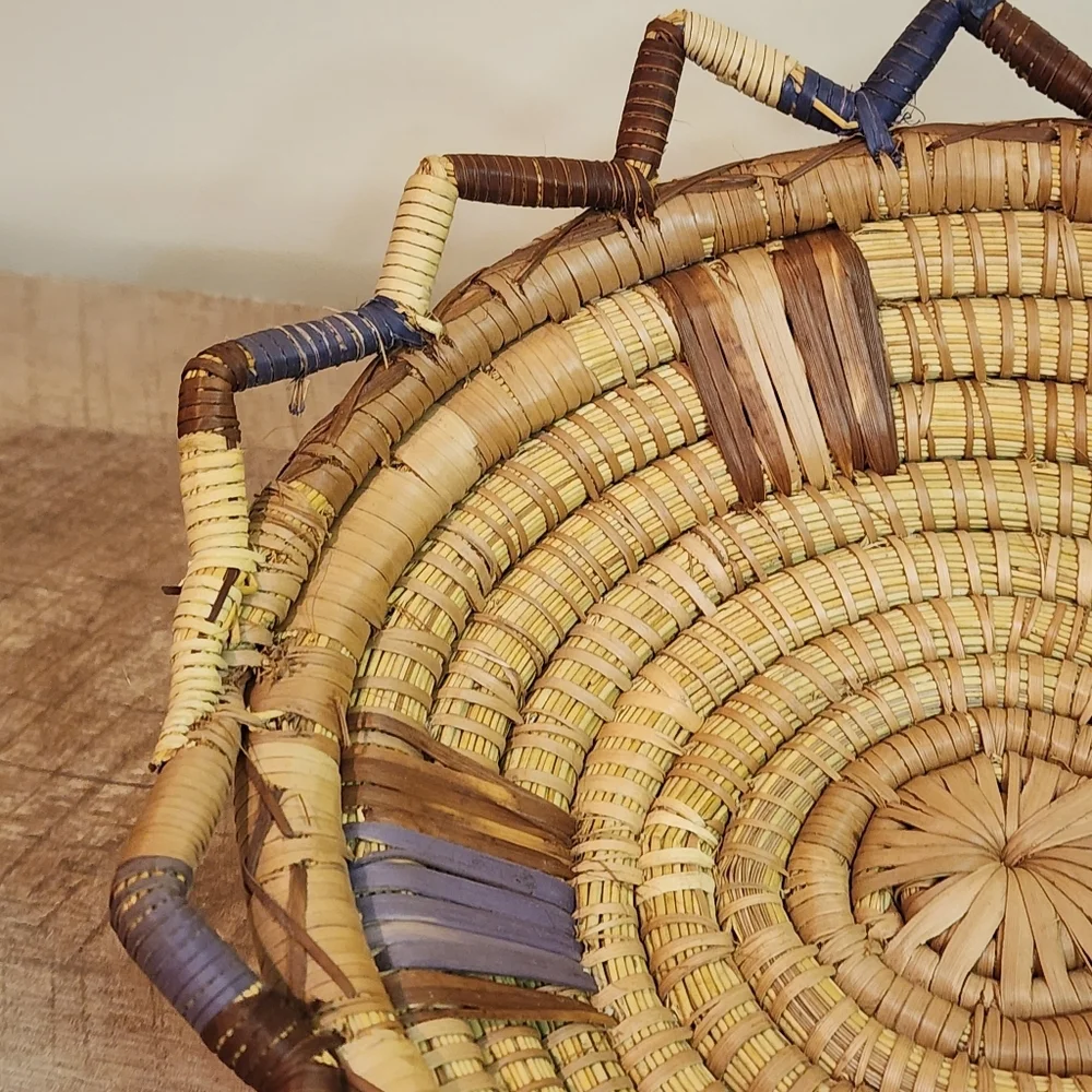 Vintage Native American Hopi Style Coiled Basket Multicolor Triangle Top Accents